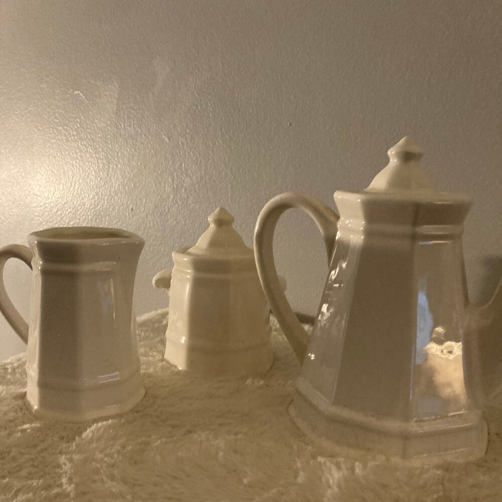 Pfaltzgraff "Heritage White" Coffee/Tea Pot w/Creamer & Sugar - Picture 6 of 8